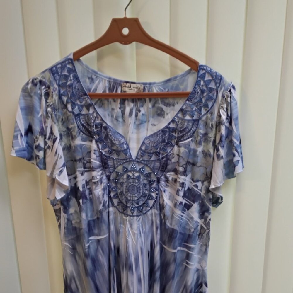 World Unity Women's OX (14-16) blue Tye-Dye Rhinestones Intricate Lace Top